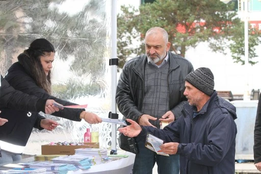 Şarkışla'da güvenlik güçleri vatandaşları dolandırıcılara karşı bilgilendirdi