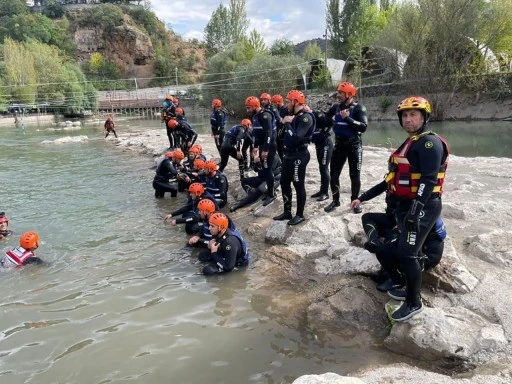 Sivas AFAD Personeli Eğitim Almak için Tunceli'ye Gitti 