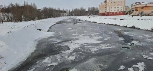 Sivas Dondu!  Termometreler Eksi 30'u Gösterdi! 