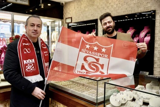 Sivas Esnafına Sivasspor Bayrağı 