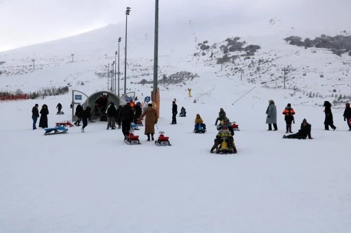 Sivas’ın Yıldız’ında kar kalınlığı 75 santimetreye ulaştı