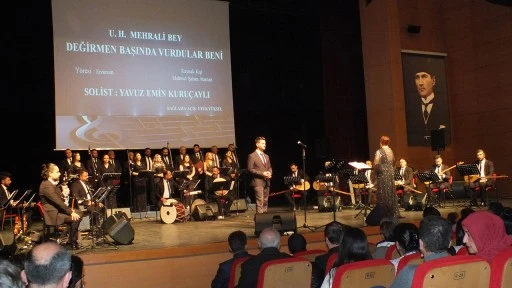 Sivas'ta Devlet THM Korosu &quot;Cumhuriyet Bayramı&quot; Konseri Verdi