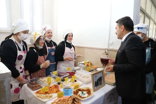 Sivas'ta İhtiyaçlı Öğrenciler için Kermes