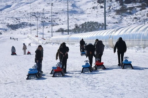 Sivas'ta Kış Sporlarının Yıldızı Sezonu Açtı