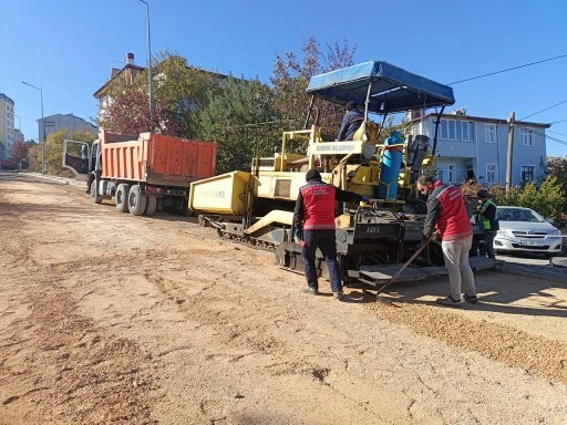 Sivas'ta Yollar Sıcak Asfalta Kavuşuyor! 