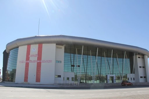 Sivas Taha Akgül Spor Salonu'nun Çatısı Yenilenecek!