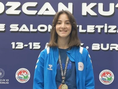 Sivaslı Ceyda atletizm şampiyonu! 