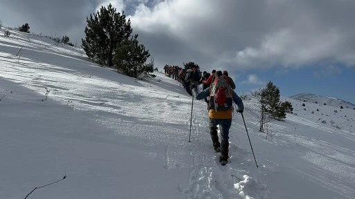 Sivaslı Dağcılar 2 Bin 640  Rakımlı Zirveye Tırmandı