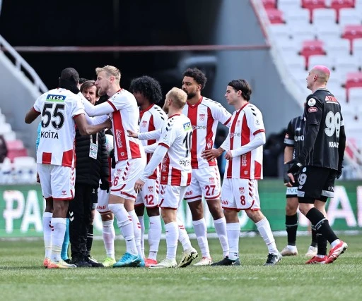 Sivasspor Lider! Yabancı Kulüpleri Geride Bıraktı! 