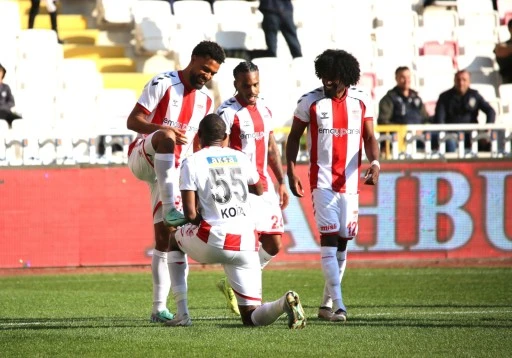 Sivasspor Ligde Üst Üste 3'üncü Galibiyetini Aldı! Çaylar  Sonko'dan 