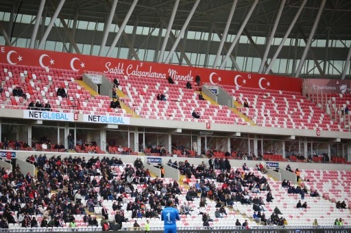 Sivassporlu Taraftarlar Maçına İlgi Göstermedi