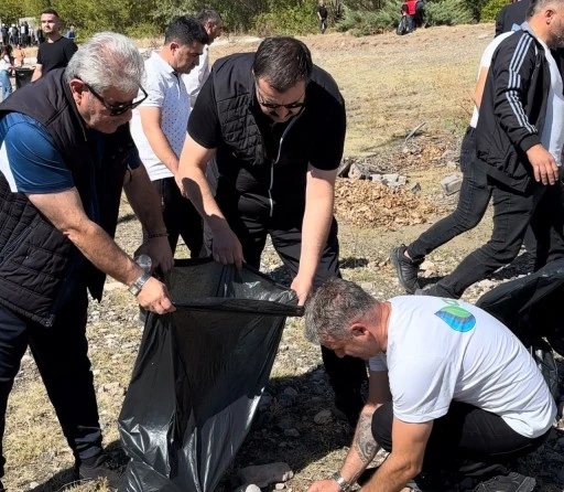 Suşehri Belediyesi personeli piknikte bir araya geldi