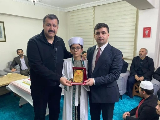 Suşehri'nde hafız olan öğrenci için icazet töreni yapıldı