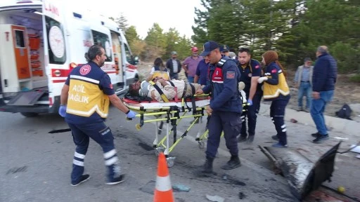 Tarım işçilerini taşıyan minibüs şarampole devrildi: 2 ölü, çok sayıda yaralı var