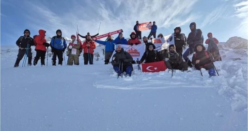 Tecer Dağları’nın zirvesine tırmandılar