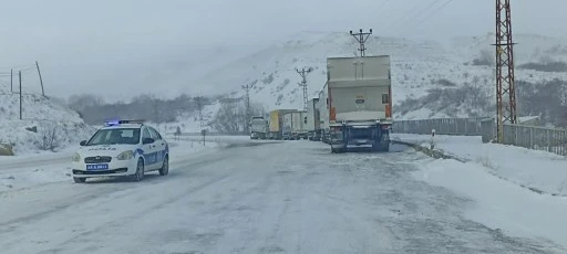 Yoğun Kar ve Tipi Sivas’ta Ulaşımı Aksatıyor!