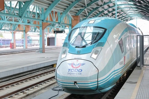 Yüksek Hızlı Tren  Sivaslı Esnafı Sevindirdi 