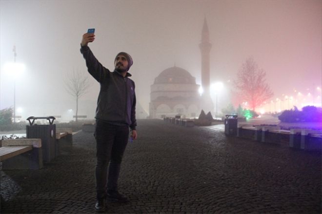 Yoğun sis kartpostallık görüntüler oluşturdu 