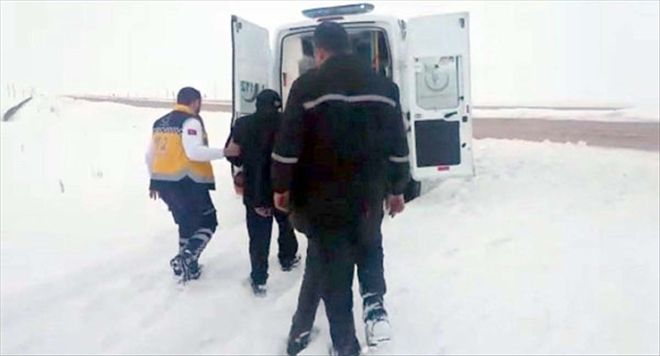 Bakan Yılmaz´ın amcasının yardımına karla mücadele ekipleri yetişti