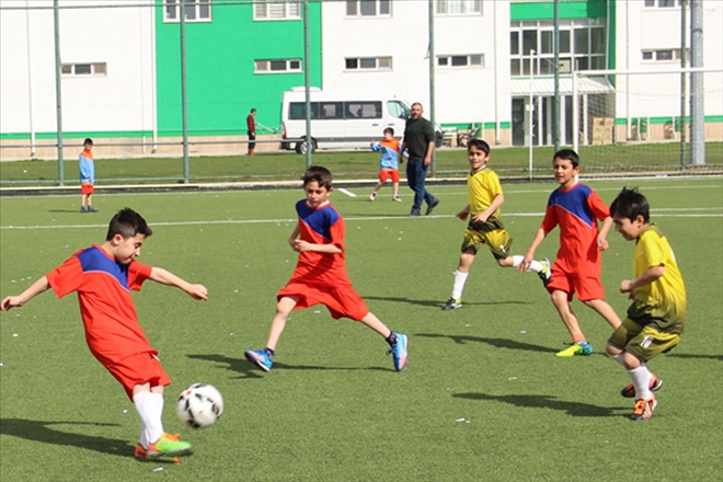 Minikler futbol turnuvası başladı