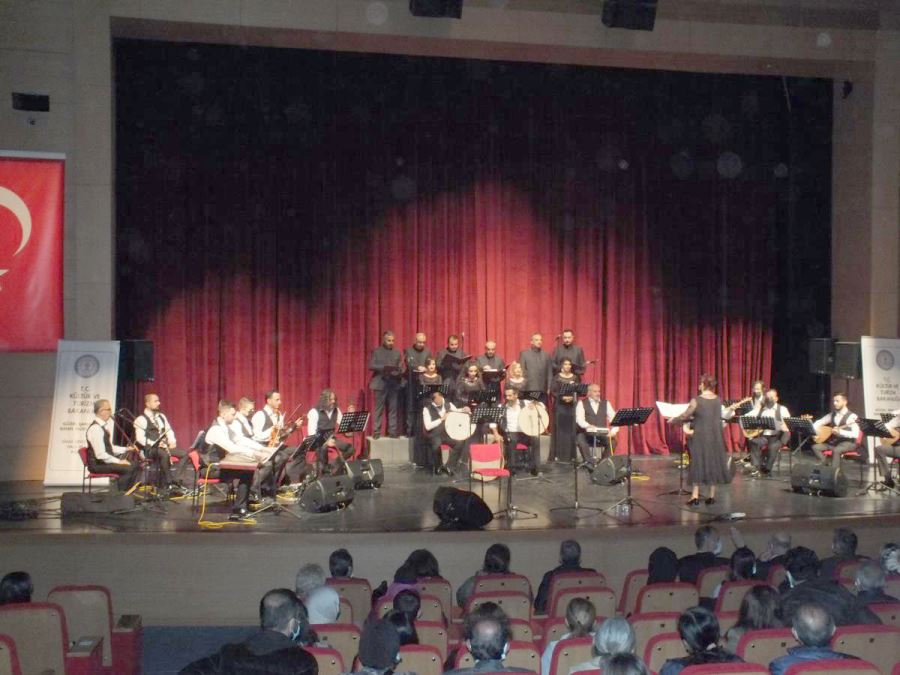 Sivas'ta THM Korosu Konser Verdi