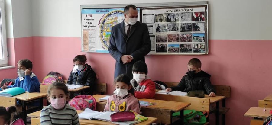 Ulaş Kaymakamı Sözen Köy Okullarını Ziyaret Etti