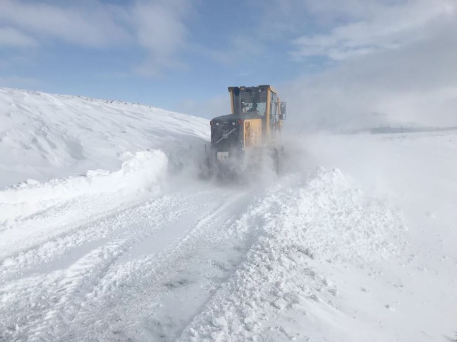203 Köy Yolunda Karla Mücadele Sürüyor--Video