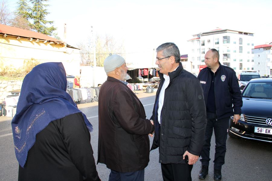 Suşehri Belediye Başkanı Yüksel Pazar Esnafını Ziyaret Etti