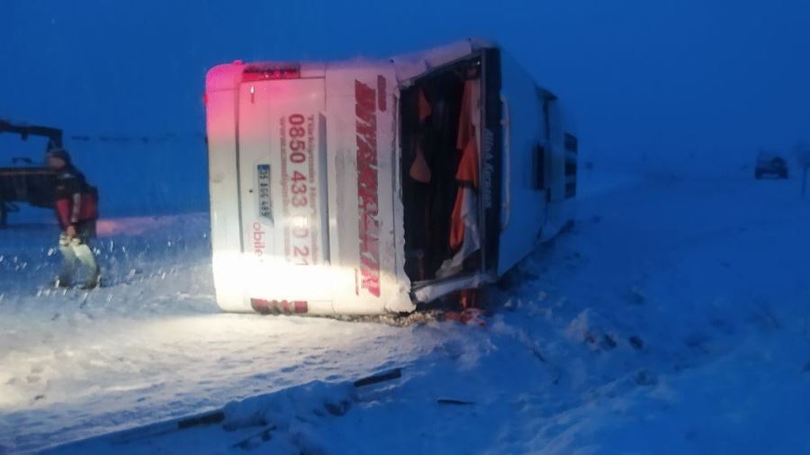 Sivas’ta Otobüs Kazası: 36 Yaralı--Video