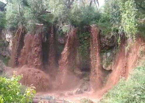 Turistik Şelale Sel Sularından Nasibini Aldı 