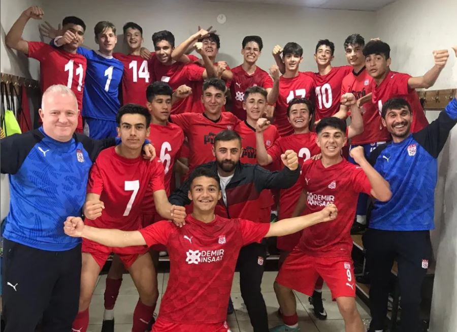 Sivasspor’un Gençlerine Milli Davet